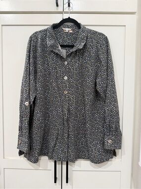 John Mark button-down blue & green animal print/with roll-tab sleeves/women’s XL